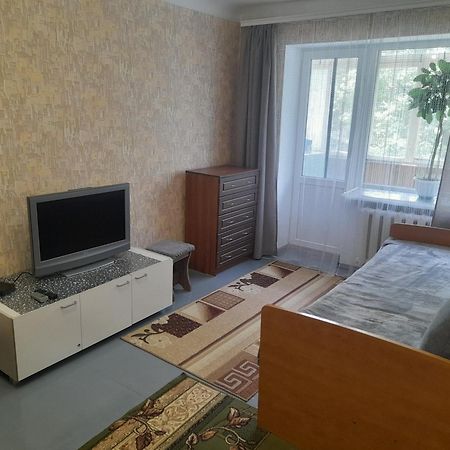 Квартира Біля Парку На Княгині Ольги 13 Rivne Esterno foto